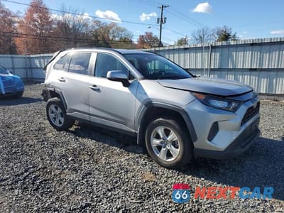 Czwarte zdjęcie samochodu z boku: 2021 TOYOTA RAV4 LE VIN:4T3MWRFV0MU015901 - miniatura
