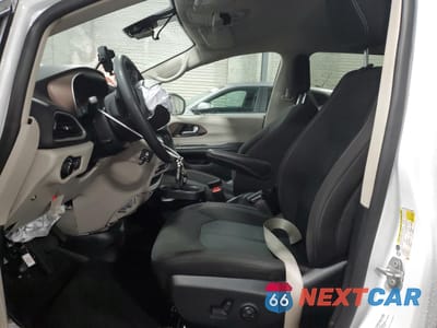 Zdjęcie 7 z 17 samochodu: 2023 CHRYSLER VOYAGER LX VIN:2C4RC1CG7PR533704 - miniatura