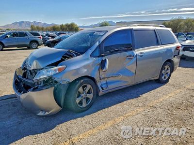 2017 TOYOTA SIENNA LE 5TDKZ3DC6HS860594 - główne zdjęcie licytacji z USA - miniatura