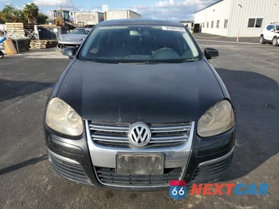 Piąte zdjęcie samochodu w środku: 2005 VOLKSWAGEN NEW JETTA 2.5L OPTION PACKAGE 1 VIN:3VWSF71K45M601929 - miniatura