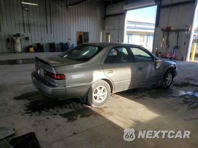 Trzecie zdjęcie samochodu z tyłu: 1998 TOYOTA CAMRY CE VIN:4T1BG22K4WU198304 - miniatura