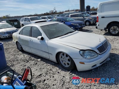 Czwarte zdjęcie samochodu z boku: 2000 MERCEDES-BENZ S 500 VIN:WDBNG75J5YA066303 - miniatura