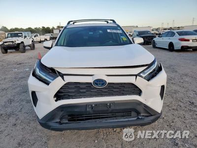 Piąte zdjęcie samochodu w środku: 2024 TOYOTA RAV4 XLE VIN:4T3RWRFV4RU115710 - miniatura
