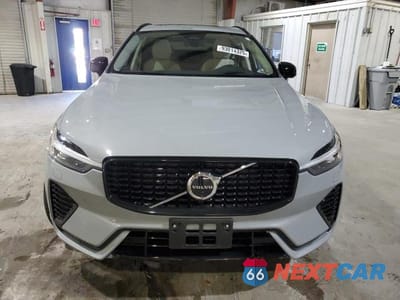 Piąte zdjęcie samochodu w środku: 2025 VOLVO XC60 ULTRA VIN:YV4M12RM6S1054865 - miniatura