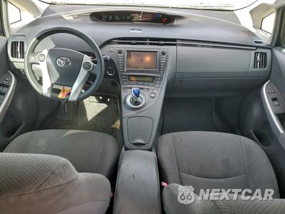 Zdjęcie 8 z 12 samochodu: 2010 TOYOTA PRIUS VIN:JTDKN3DU5A0039287 - miniatura