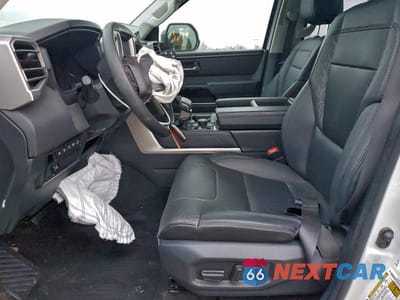 Zdjęcie 7 z 12 samochodu: 2023 TOYOTA TUNDRA CREWMAX LIMITED VIN:5TFJC5DB8PX022186 - miniatura