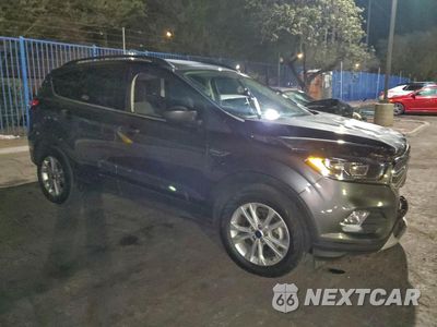 Czwarte zdjęcie samochodu z boku: 2018 FORD ESCAPE SE VIN:1FMCU0GD0JUD22069 - miniatura