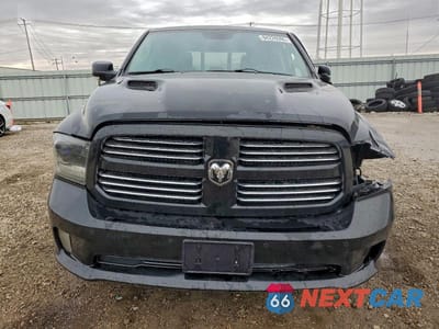 Piąte zdjęcie samochodu w środku: 2015 RAM 1500 SPORT VIN:1C6RR7MT2FS549892 - miniatura