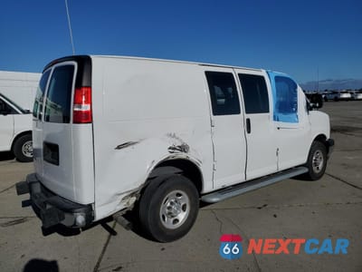 Trzecie zdjęcie samochodu z tyłu: 2023 CHEVROLET EXPRESS 2500 DELIVERY VAN VIN:1GCWGAFP8P1127759 - miniatura