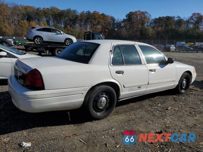 Trzecie zdjęcie samochodu z tyłu: 2011 FORD CROWN VICTORIA POLICE INTERCEPTOR VIN:2FABP7BV5BX108582 - miniatura