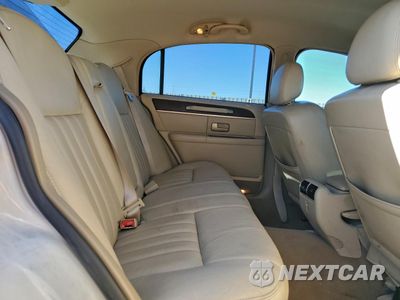 Zdjęcie 10 z 14 samochodu: 2007 LINCOLN TOWN CAR SIGNATURE VIN:1LNHM81V87Y605102 - miniatura