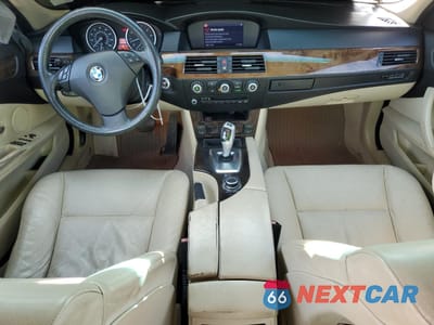 Zdjęcie 8 z 12 samochodu: 2009 BMW 528 I VIN:WBANU53539C119930 - miniatura