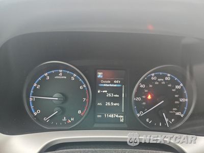 Zdjęcie 9 z 14 samochodu: 2017 TOYOTA RAV4 XLE VIN:JTMRFREV2HJ106499 - miniatura