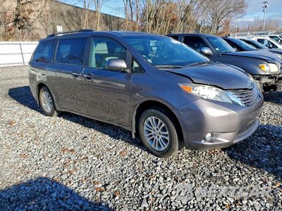 Czwarte zdjęcie samochodu z boku: 2017 TOYOTA SIENNA XLE VIN:5TDYZ3DC7HS839036 - miniatura
