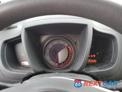 Zdjęcie 9 z 12 samochodu: 2013 TOYOTA SCION XD VIN:JTKKUPB45D1037933 - miniatura
