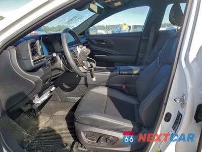 Zdjęcie 8 z 12 samochodu: 2025 TOYOTA CROWN SIGNIA XLE VIN:JTDACAAJ9S3004574 - miniatura