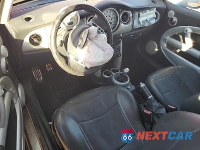 Zdjęcie 8 z 11 samochodu: 2004 MINI COOPER S VIN:WMWRE33484TD85739 - miniatura