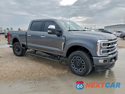 Czwarte zdjęcie samochodu z boku: 2024 FORD F250 SUPER DUTY VIN:1FT8W2BM9REE83873 - miniatura