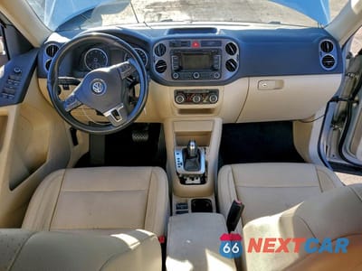 Zdjęcie 8 z 12 samochodu: 2011 VOLKSWAGEN TIGUAN S VIN:WVGBV7AX8BW514950 - miniatura