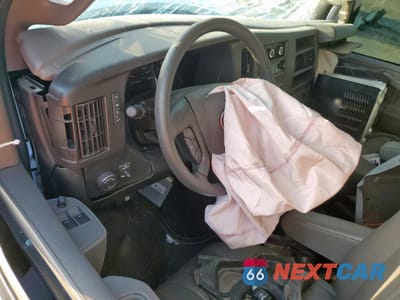 Zdjęcie 8 z 14 samochodu: 2024 CHEVROLET EXPRESS G3500 DELIVERY VAN VIN:1GCZGHF70R1225905 - miniatura