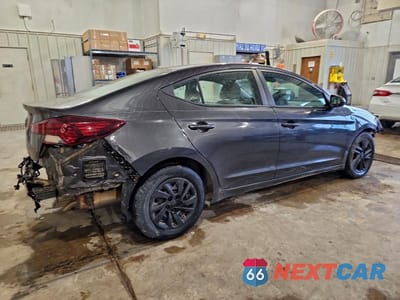 Trzecie zdjęcie samochodu z tyłu: 2020 HYUNDAI ELANTRA SE VIN:5NPD74LFXLH618762 - miniatura