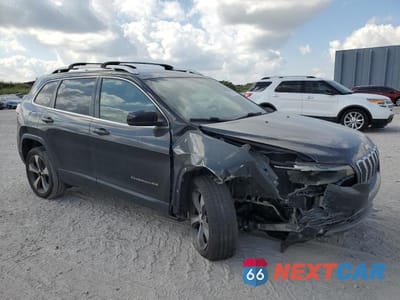 Czwarte zdjęcie samochodu z boku: 2019 JEEP CHEROKEE LIMITED VIN:1C4PJLDB4KD302444 - miniatura