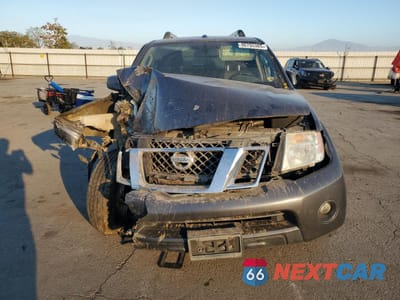 Piąte zdjęcie samochodu w środku: 2011 NISSAN PATHFINDER S VIN:5N1AR1NN7BC604887 - miniatura
