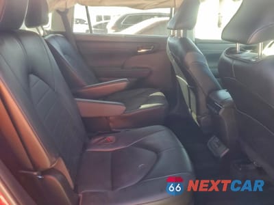 Zdjęcie 11 z 14 samochodu: 2022 TOYOTA HIGHLANDER XLE VIN:5TDGZRAH5NS541496 - miniatura