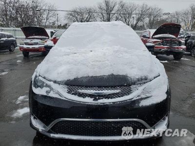 Piąte zdjęcie samochodu w środku: 2018 CHRYSLER PACIFICA TOURING L VIN:2C4RC1BG0JR100413 - miniatura