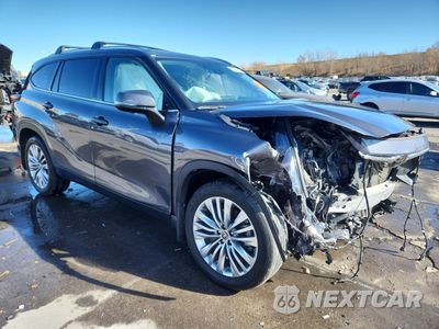 Czwarte zdjęcie samochodu z boku: 2024 TOYOTA HIGHLANDER LE VIN:5TDKDRBH4RS538635 - miniatura
