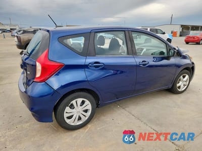 Trzecie zdjęcie samochodu z tyłu: 2018 NISSAN VERSA NOTE S VIN:3N1CE2CP6JL351957 - miniatura