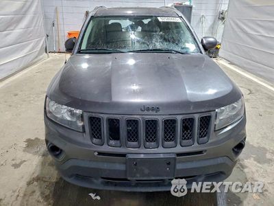 Piąte zdjęcie samochodu w środku: 2015 JEEP COMPASS LATITUDE VIN:1C4NJDEB3FD270653 - miniatura