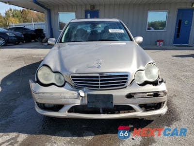 Piąte zdjęcie samochodu w środku: 2005 MERCEDES-BENZ C 230K SPORT SEDAN VIN:WDBRF40J65F672542 - miniatura