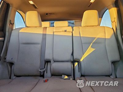 Zdjęcie 10 z 14 samochodu: 2017 TOYOTA HIGHLANDER LE VIN:5TDZARFH8HS030698 - miniatura