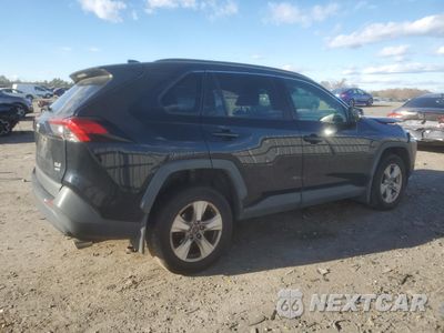 Trzecie zdjęcie samochodu z tyłu: 2019 TOYOTA RAV4 XLE VIN:JTMP1RFV2KD503981 - miniatura