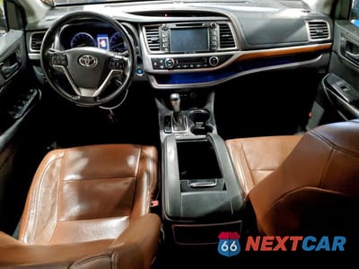 Zdjęcie 8 z 12 samochodu: 2019 TOYOTA HIGHLANDER LIMITED VIN:5TDDZRFHXKS733486 - miniatura