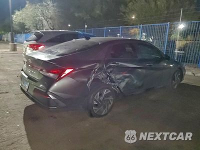 Trzecie zdjęcie samochodu z tyłu: 2025 HYUNDAI ELANTRA SEL SPORT VIN:KMHLM4DG4SU955827 - miniatura