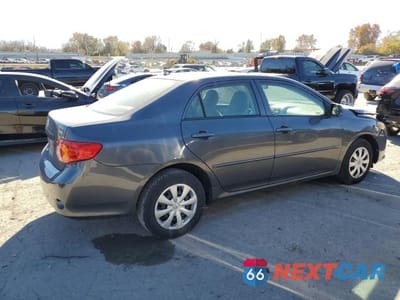 Trzecie zdjęcie samochodu z tyłu: 2010 TOYOTA COROLLA BASE VIN:2T1BU4EE6AC509316 - miniatura