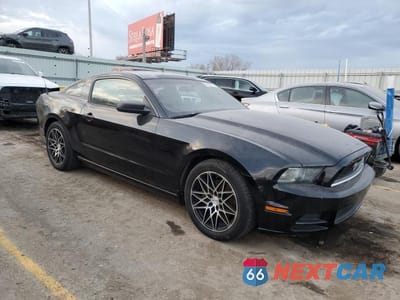 Czwarte zdjęcie samochodu z boku: 2014 FORD MUSTANG VIN:1ZVBP8AM0E5306319 - miniatura