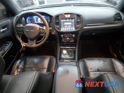 Zdjęcie 8 z 13 samochodu: 2023 CHRYSLER 300 S VIN:2C3CCABG5PH537882 - miniatura