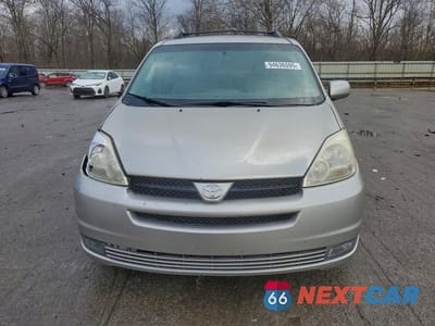 Piąte zdjęcie samochodu w środku: 2005 TOYOTA SIENNA XLE VIN:5TDZA22CX5S305467 - miniatura