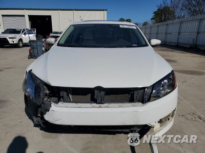 Piąte zdjęcie samochodu w środku: 2014 VOLKSWAGEN PASSAT SE VIN:1VWBN7A30EC102574 - miniatura