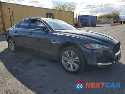 Czwarte zdjęcie samochodu z boku: 2017 JAGUAR XF PREMIUM VIN:SAJBD4BV2HCY32769 - miniatura