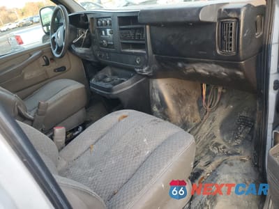 Zdjęcie 8 z 13 samochodu: 2013 CHEVROLET EXPRESS G2500 VIN:1GCWGFCA6D1160199 - miniatura