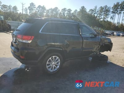 Trzecie zdjęcie samochodu z tyłu: 2021 JEEP GRAND CHEROKEE LAREDO VIN:1C4RJEAG8MC624713 - miniatura