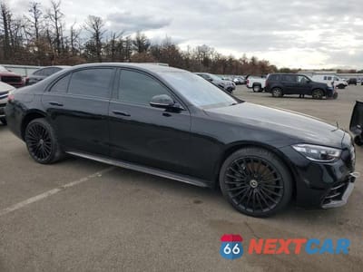 Czwarte zdjęcie samochodu z boku: 2023 MERCEDES-BENZ S 500 4MATIC VIN:W1K6G6DB5PA175651 - miniatura