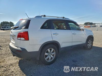Trzecie zdjęcie samochodu z tyłu: 2013 KIA SORENTO LX VIN:5XYKT3A68DG351811 - miniatura