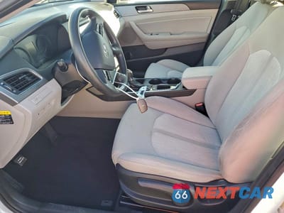 Zdjęcie 7 z 12 samochodu: 2017 HYUNDAI SONATA HYBRID SE VIN:KMHE24L36HA063179 - miniatura