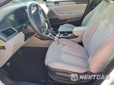 Zdjęcie 7 z 12 samochodu: 2017 HYUNDAI SONATA HYBRID SE VIN:KMHE24L36HA063179 - miniatura