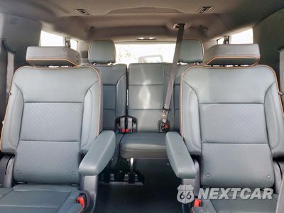 Zdjęcie 10 z 14 samochodu: 2025 GMC YUKON XL AT4 VIN:1GKS2HRL3SR226826 - miniatura